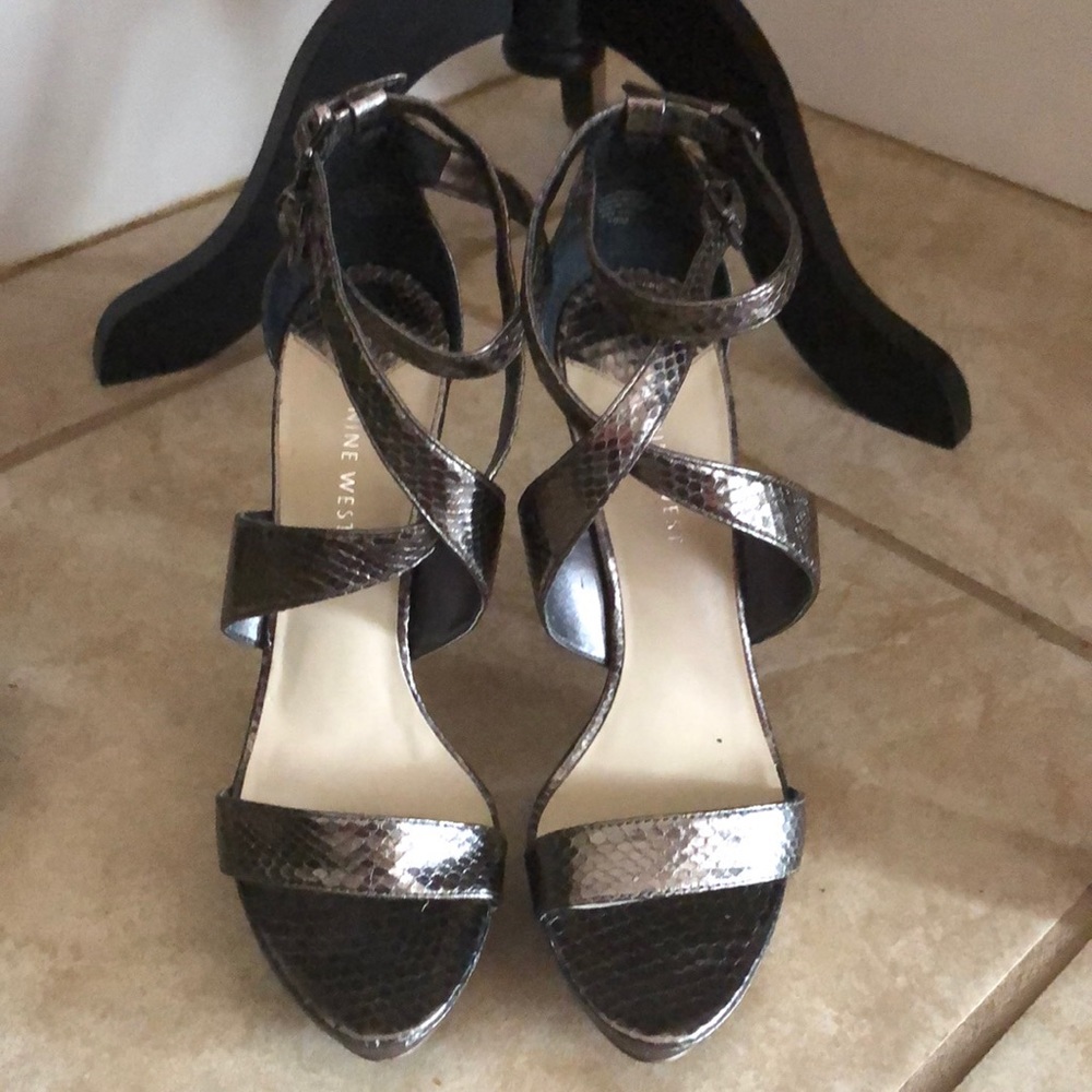 Sz 10 Pewter Platform Heels